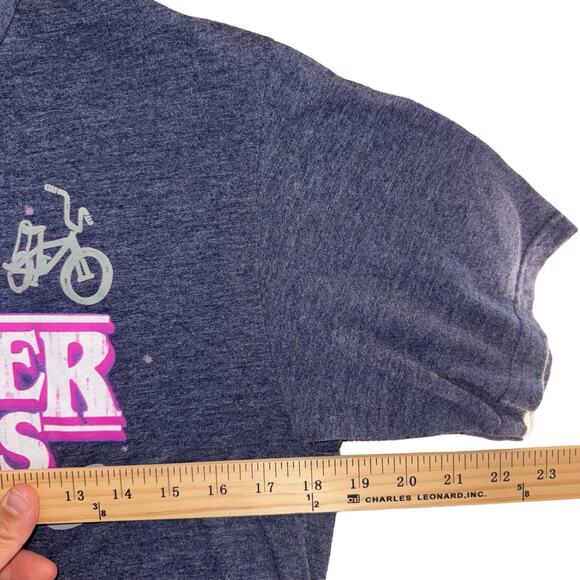 Stranger Things Netflix Graphic Tee Shirt Medium Gray Heather Pink Logo Unisex - Picture 5 of 5